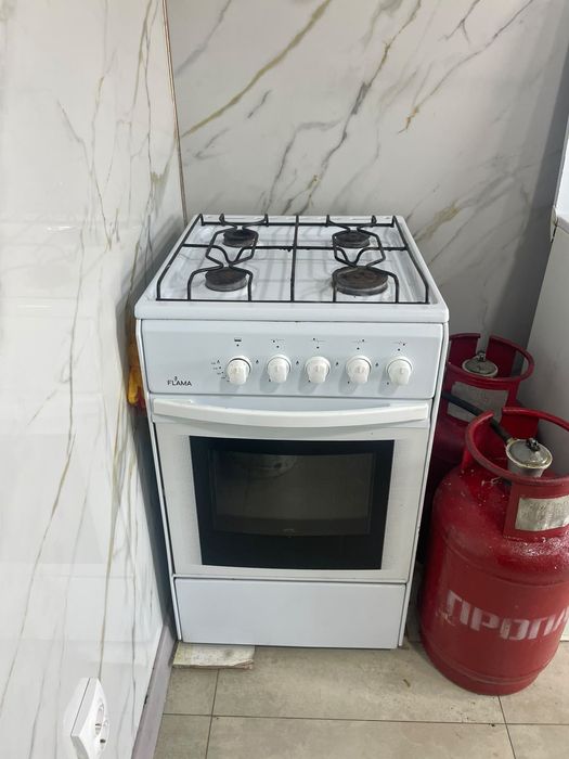 Продам газовую плиту
