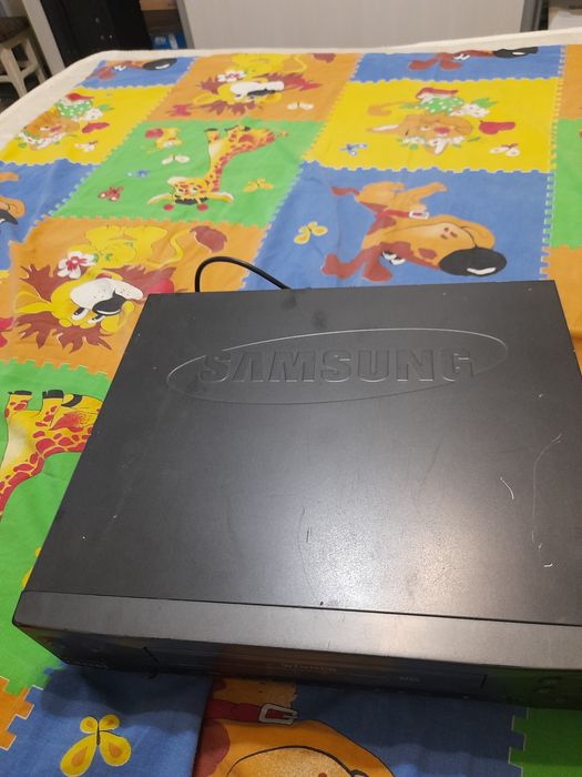 Видеомагнитофон Samsung
