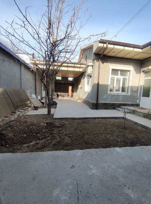 Продаётся дом 6 ком 3 сот Мирабадский район  Азербайджанский центр