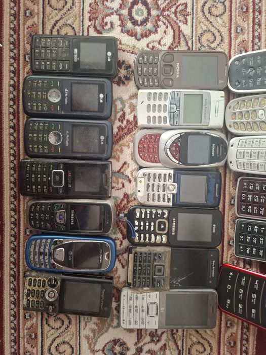 Продам телефоны рабочие без батареи