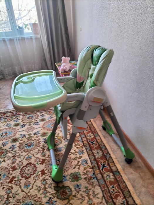 Детский стульчик для кормления