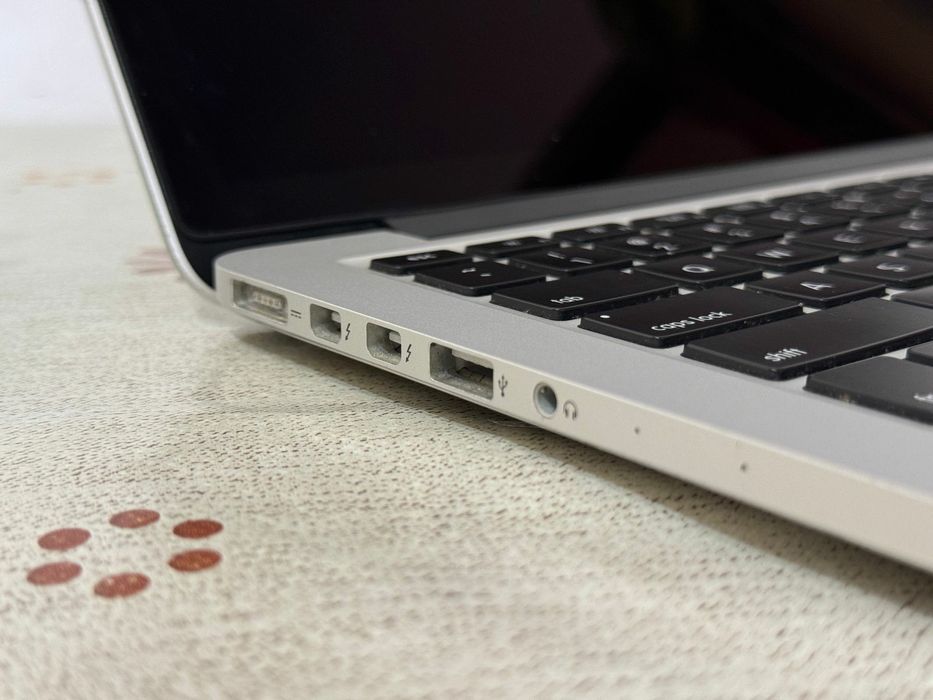 Macbook Pro 13 Retina.  2015 надежный