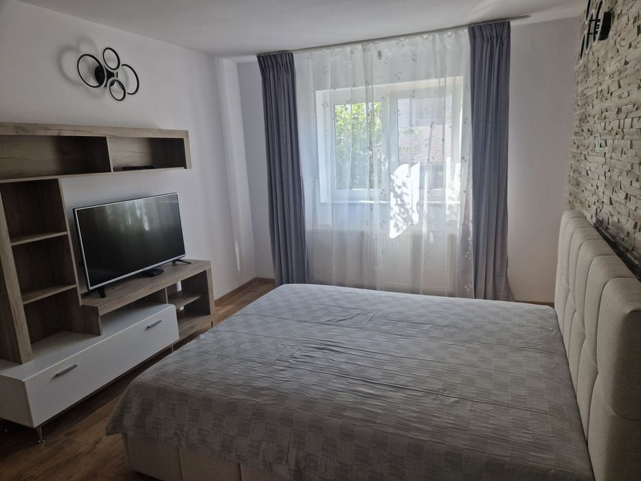 3 camere de inchiriat la casa