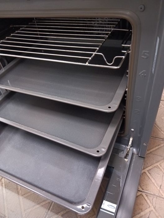 Иноксова свободно стояща печка с керамичен плот Gram 2 години Гаранция