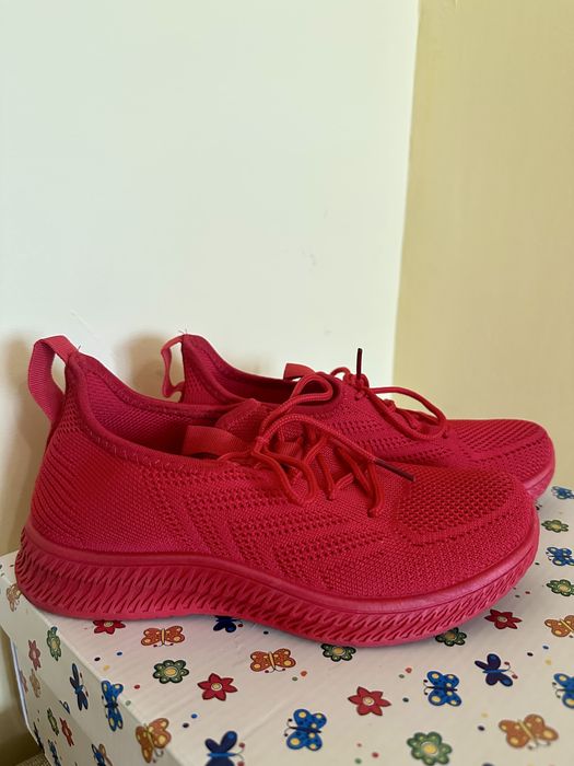 Удобни леки летни маратонки