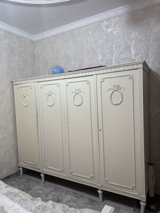 продается спальный гарнитур