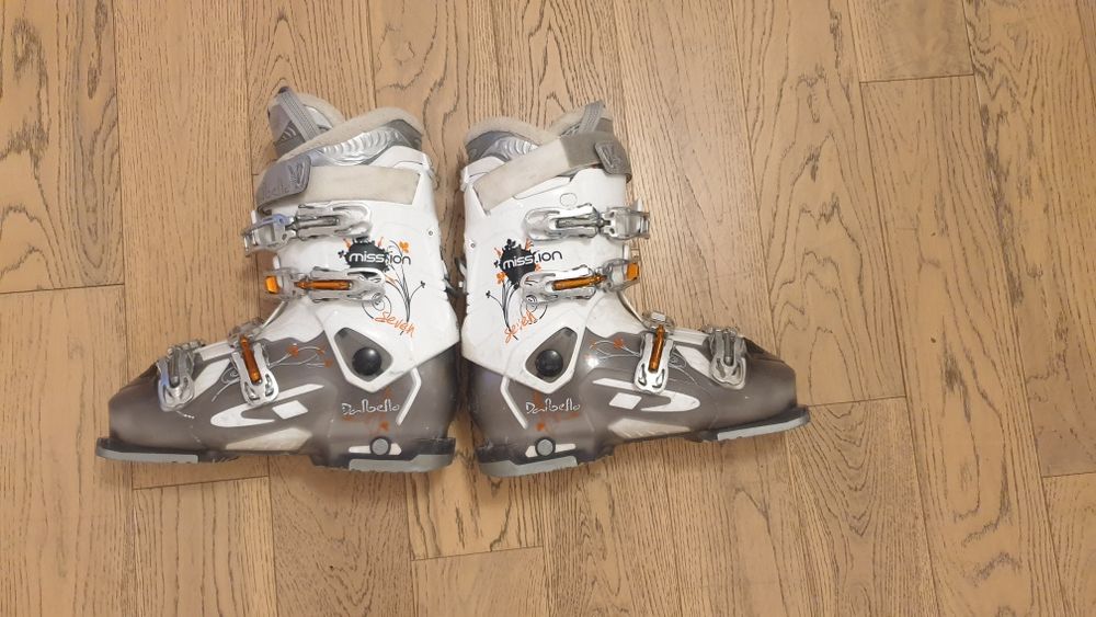 Дамски ски обувки Dalbello Mission seven, номер 26,5, много удобни.