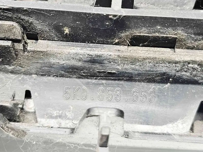 Grila bara fata Volkswagen Golf 6 (5K1) [Fabr 2009-2013] 5K0853653