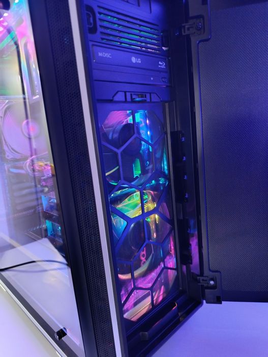 Unitate gaming Asus rog impecabila