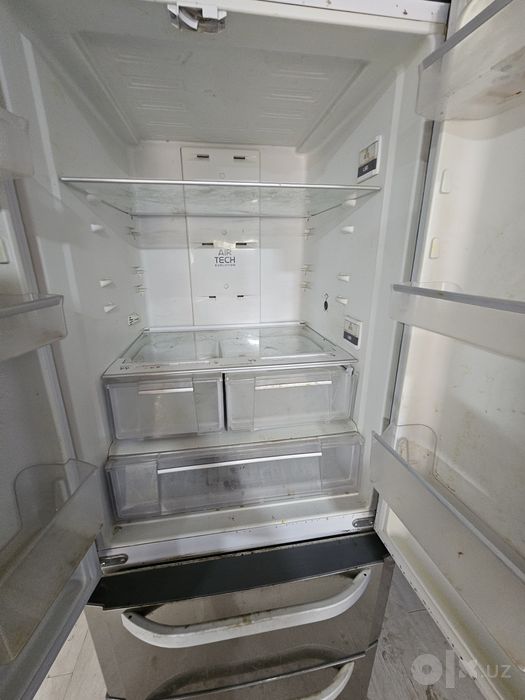 Холодильник продаётся болщой