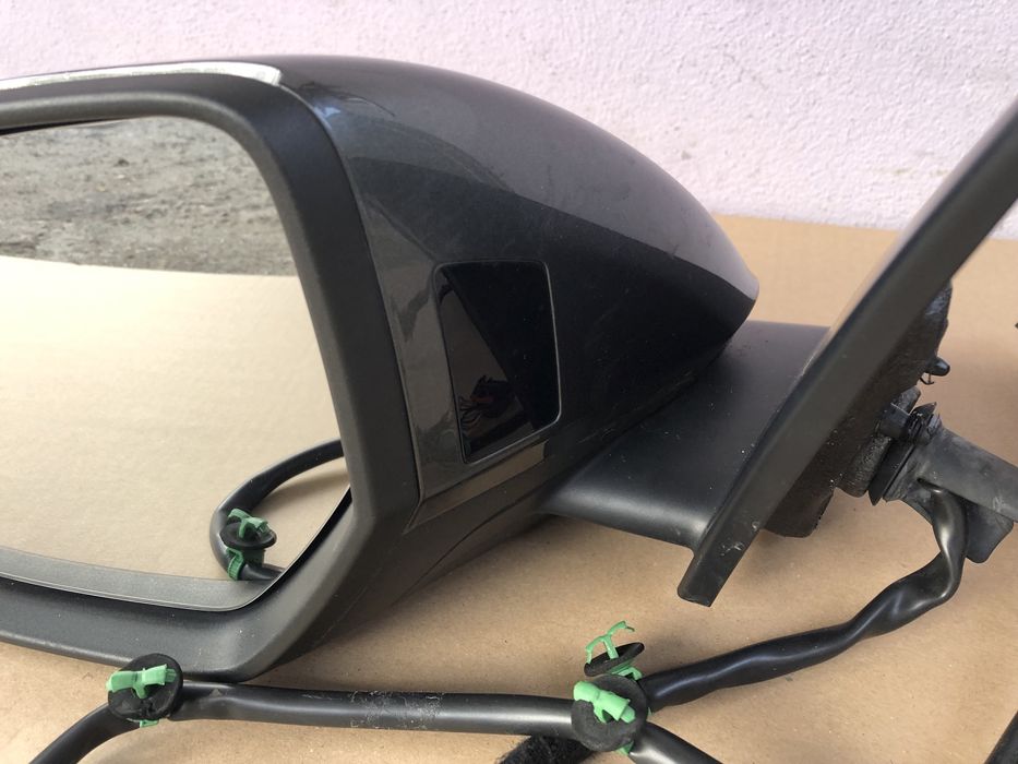 Oglinda stanga Audi Q8 cu side assist