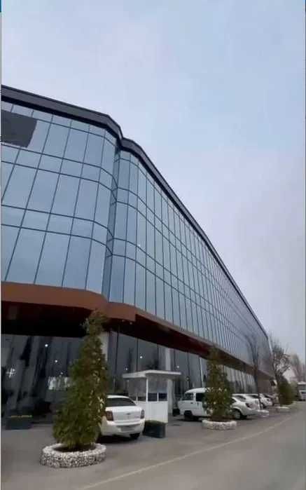 Продаётся  4-х этажное здание с ремонтом 22 500 м2