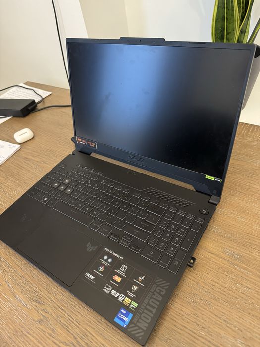 ASUS TUF GAMING F15 RTX 4060/ i7 a 13 a generatie/ 16GB RAM/ 144hz