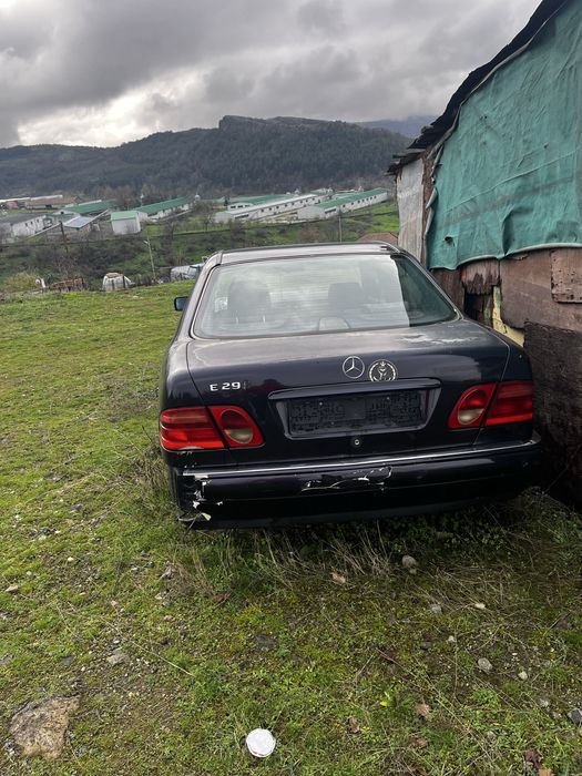 Мерцедес е290 на части