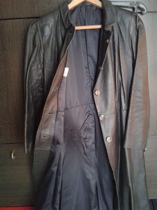 Продавам кожено манто