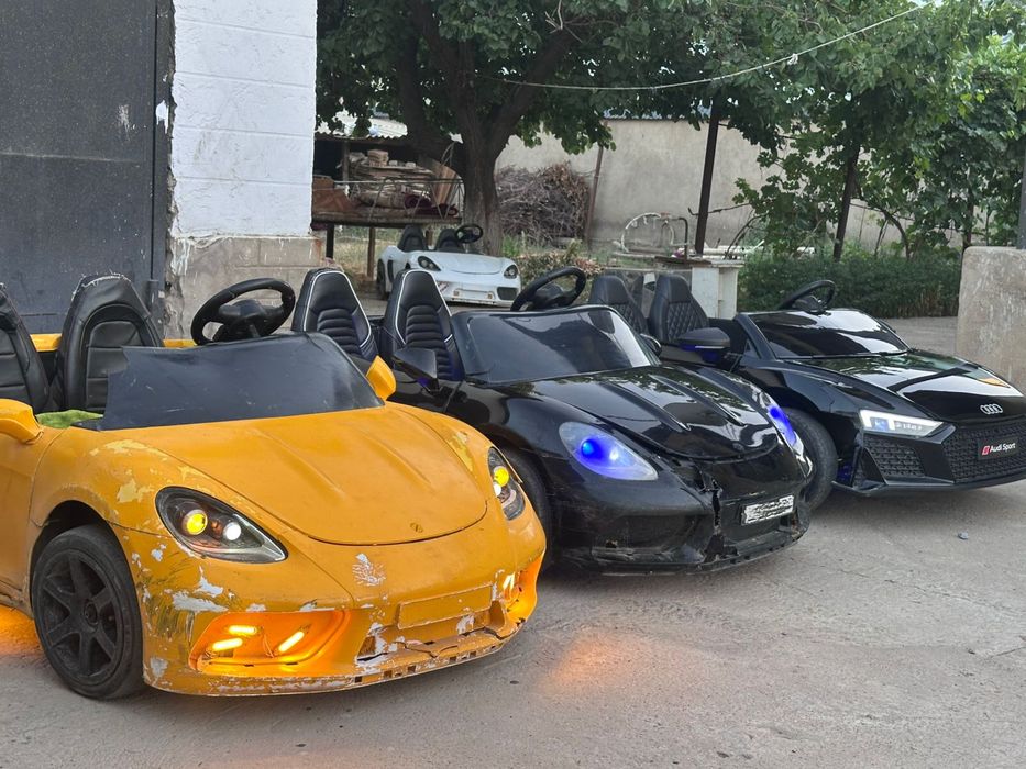 Детский машина желтый