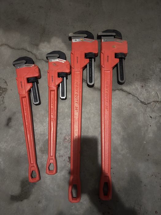 прямой трубный ключ