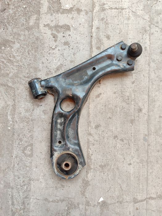 Рычаг правый на кобальт