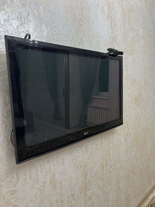 Телевизор LG 121 диагональ