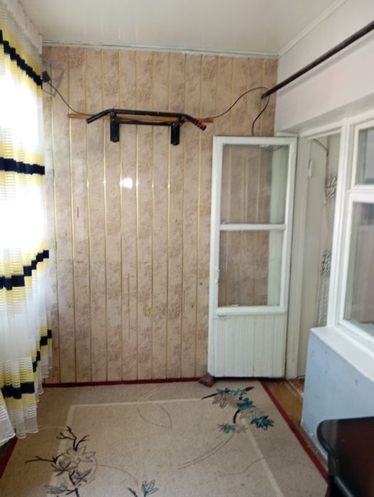Квартира сотилади фреш магазинга якин жойда Икки хона уч килинган