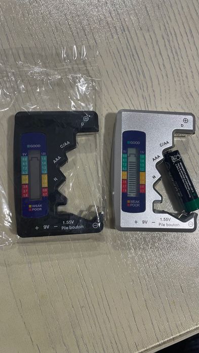 Устройство для определения заряда пальчиковых батарей