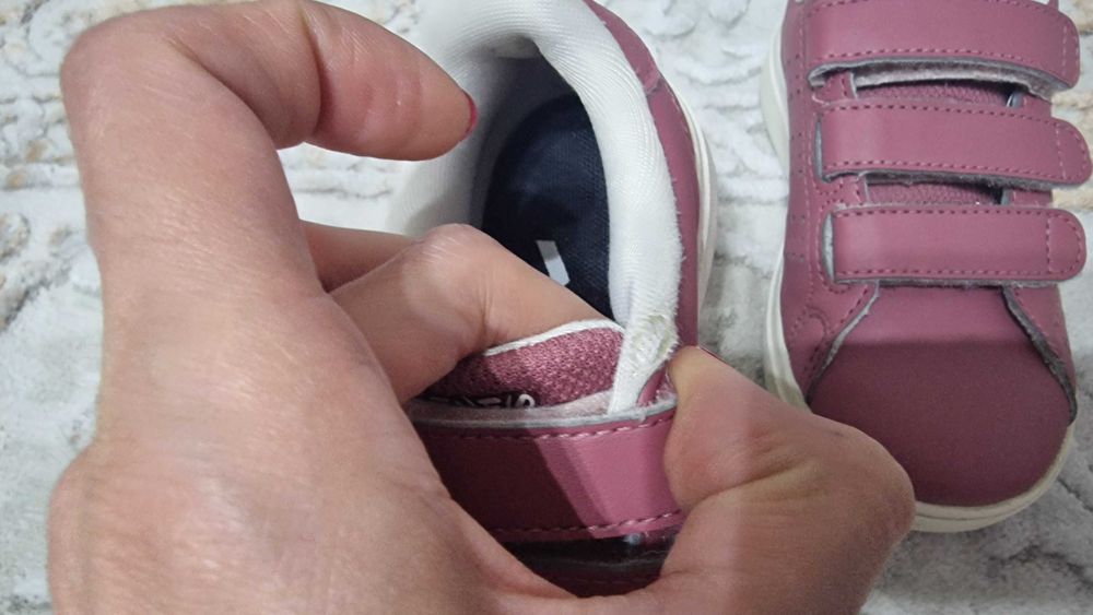 Adidas Disney fetite, marimea 28