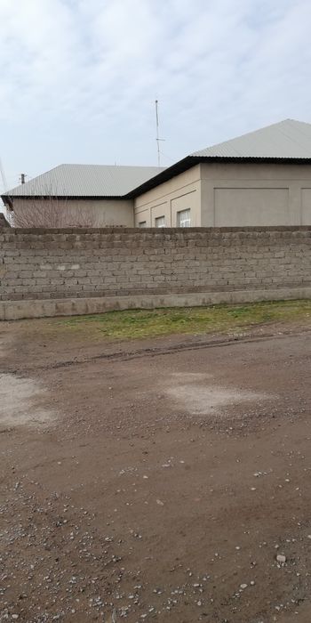 Продаётся кирпичный дом.