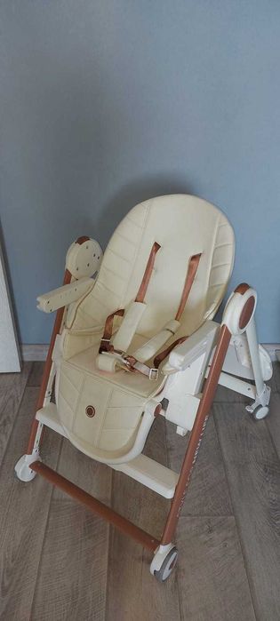 Стульчик для кормления Happy Baby Berny V2 Milk