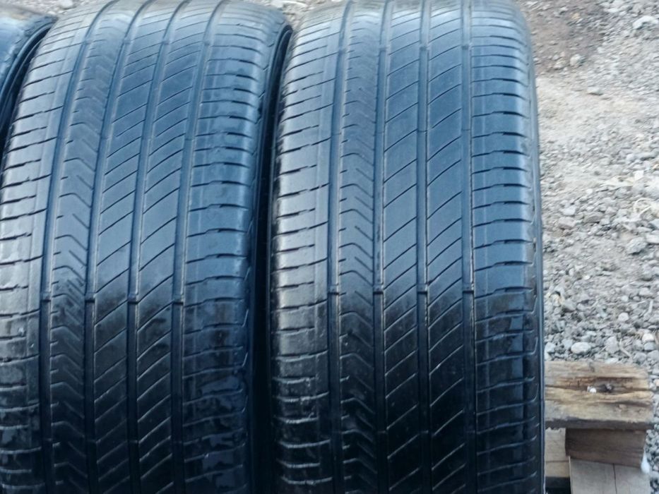 245/45/18 Kumho 4 шт