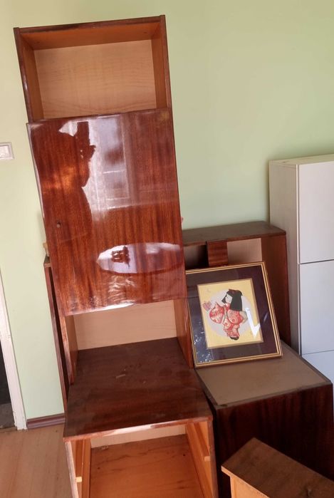 Подарявам мебели и дивани