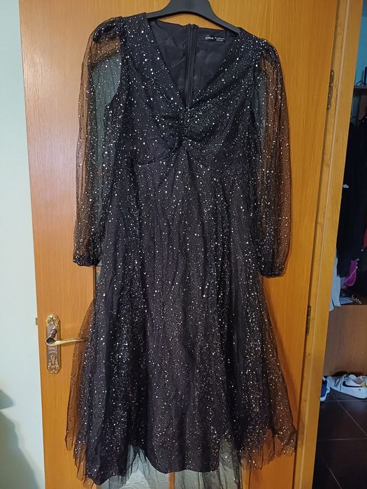 Vand rochie neagra cu paiete