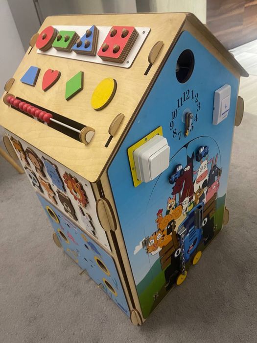 Продается игрушечный детский домик