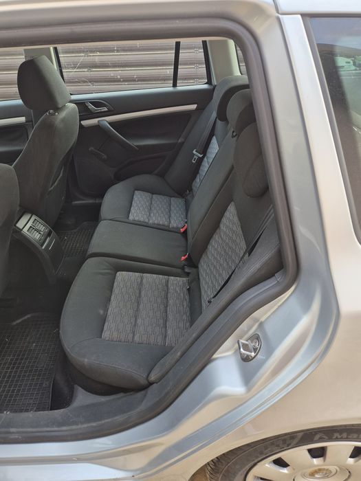 Vând Skoda Octavia 2