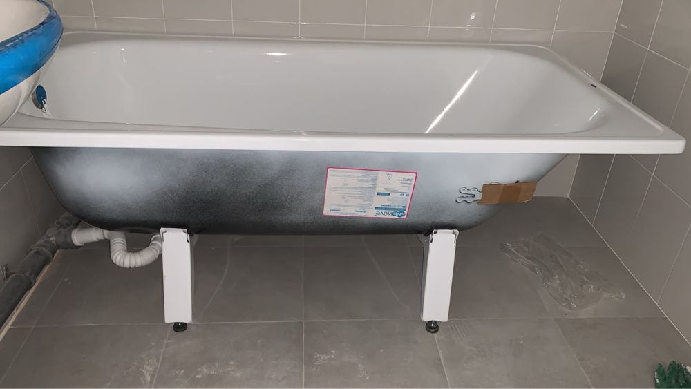 Новая ванна 150×75 см