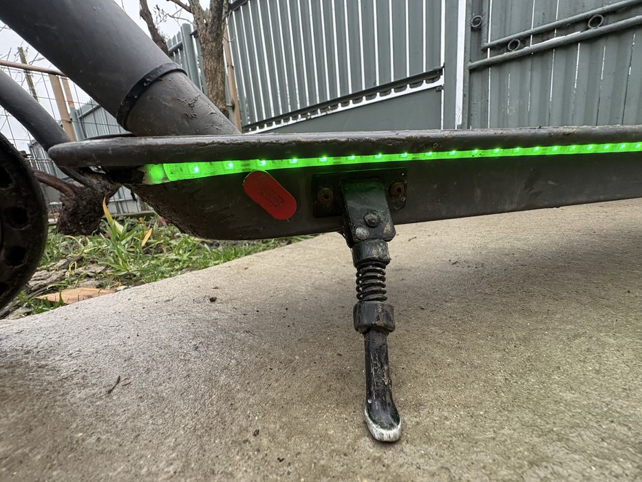 Vand trotineta electrica urgt,trotineta vine la pachet cu laptop asus!