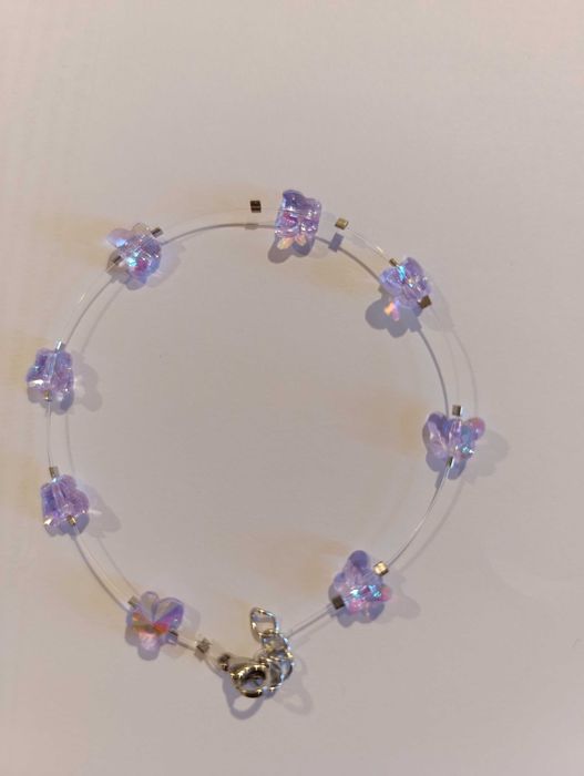 Невидима гривна с кристали