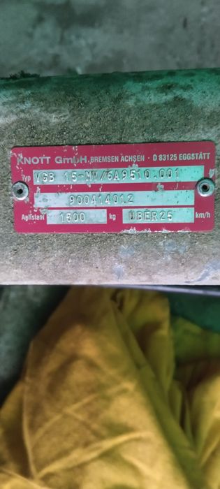 Axa remorca sau platforma