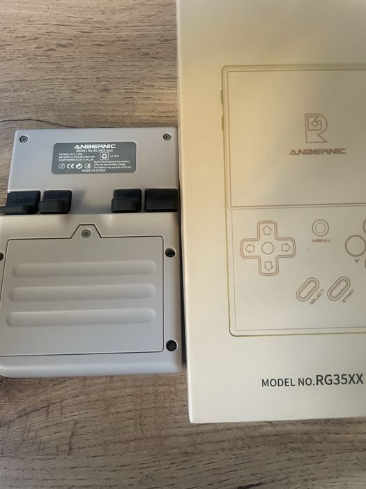 Игровая консоль Anbernic