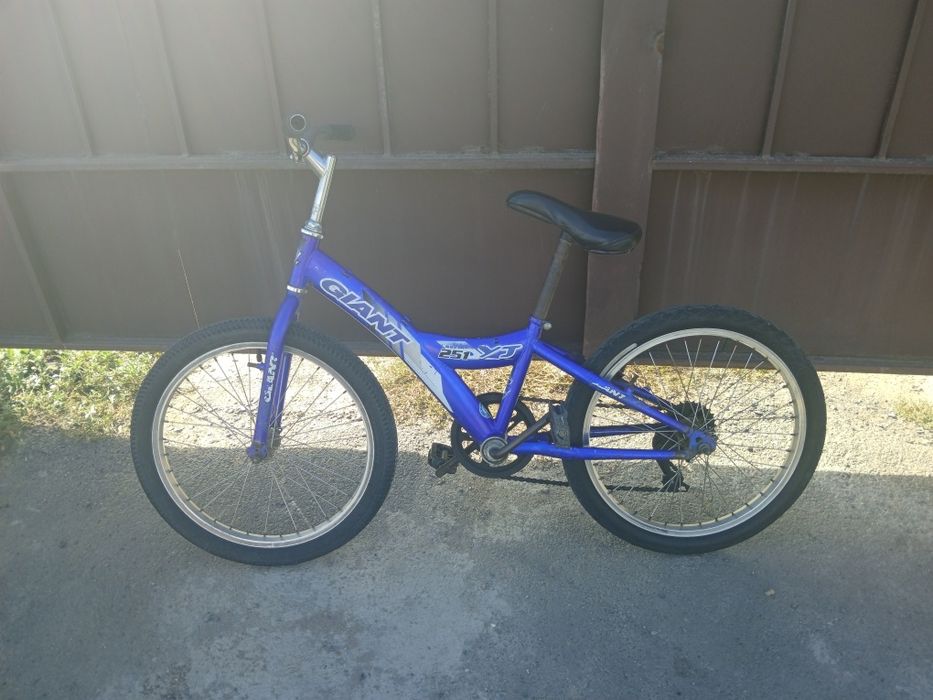 Продам Giant Yj 251