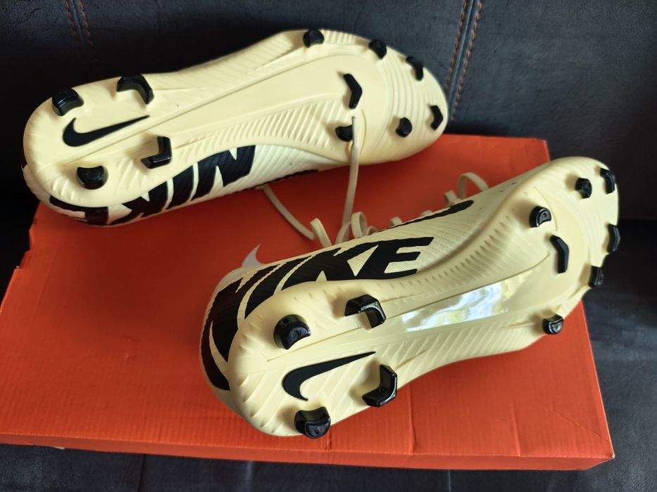 ЧИСТО НОВИ Nike Mercurial Superfly 8 Academy MG (номер 45)