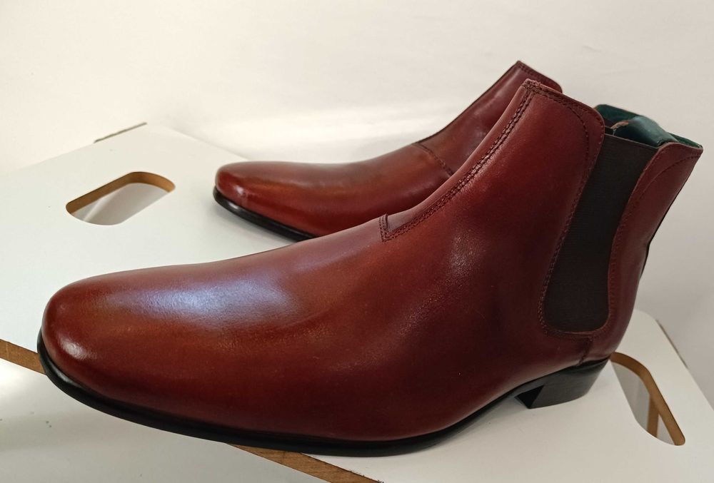 Ghete chelsea 41.5 42  plain toe Ted Baker London NOI piele naturala