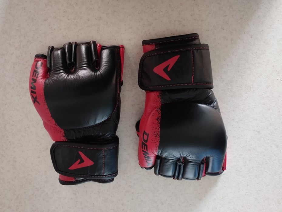 Перчатки для ММА