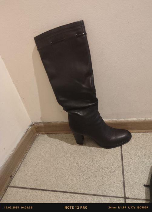 Кожаные демисезонные сапоги