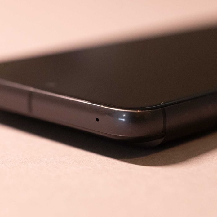 Google Pixel 8 cu accesorii