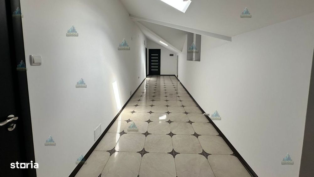 Vilă de vânzare 1500 mp teren