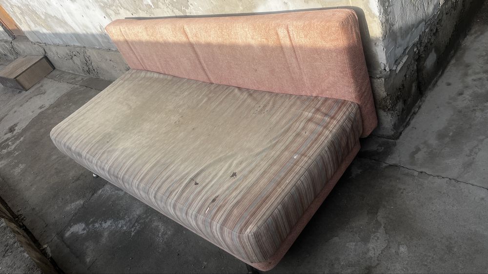 Отдам диван раскладной