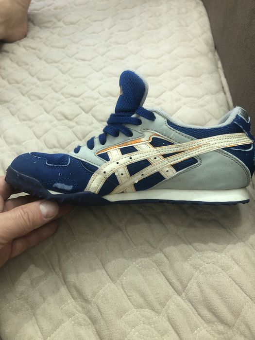 Кроссовки женские