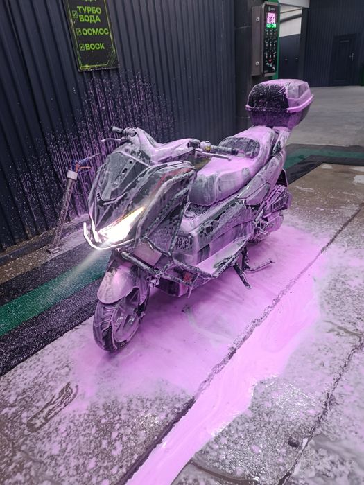 Skuter N max 700$