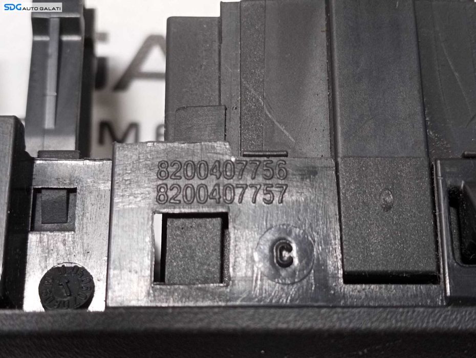 Buton Butoane Reglaj Nivel Faruri Renault Clio 3 2005 - 2014 Cod 8200407756 8200407757 [M4863]