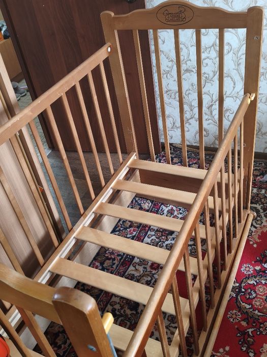 Отдам детскую кроватку